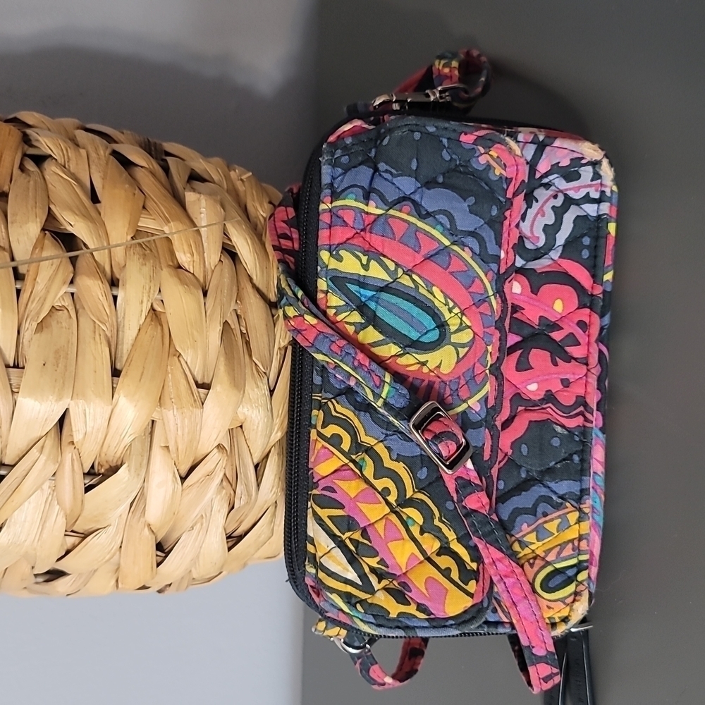 𝅺vera Bradley Twilight Paisley All in One Crossbody Wristlet Phone Pocket